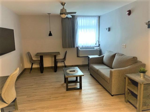 Hotel Far Hills Val-Morin Zewnętrze zdjęcie
