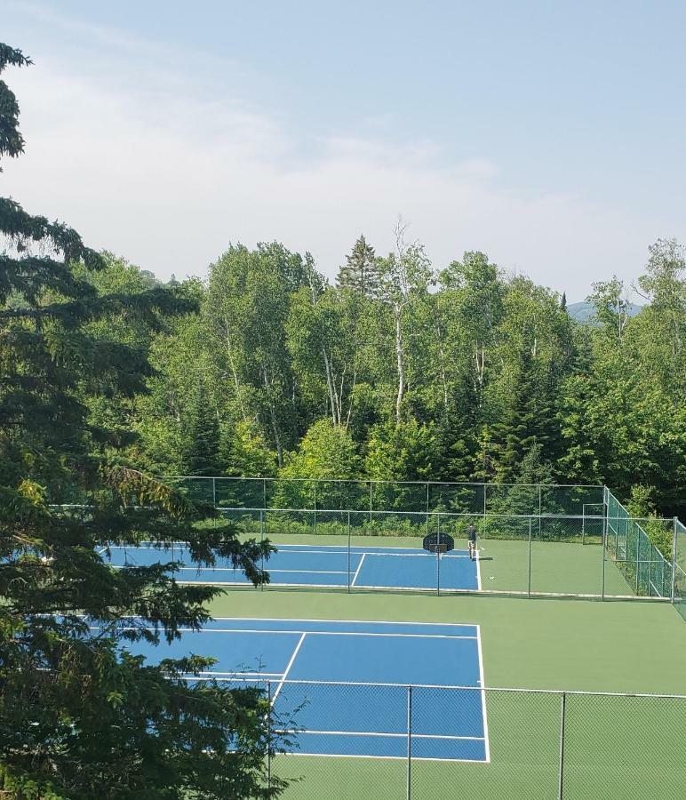 Hotel Far Hills Val-Morin Zewnętrze zdjęcie